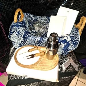 Hostess Bundle THE REBOOT